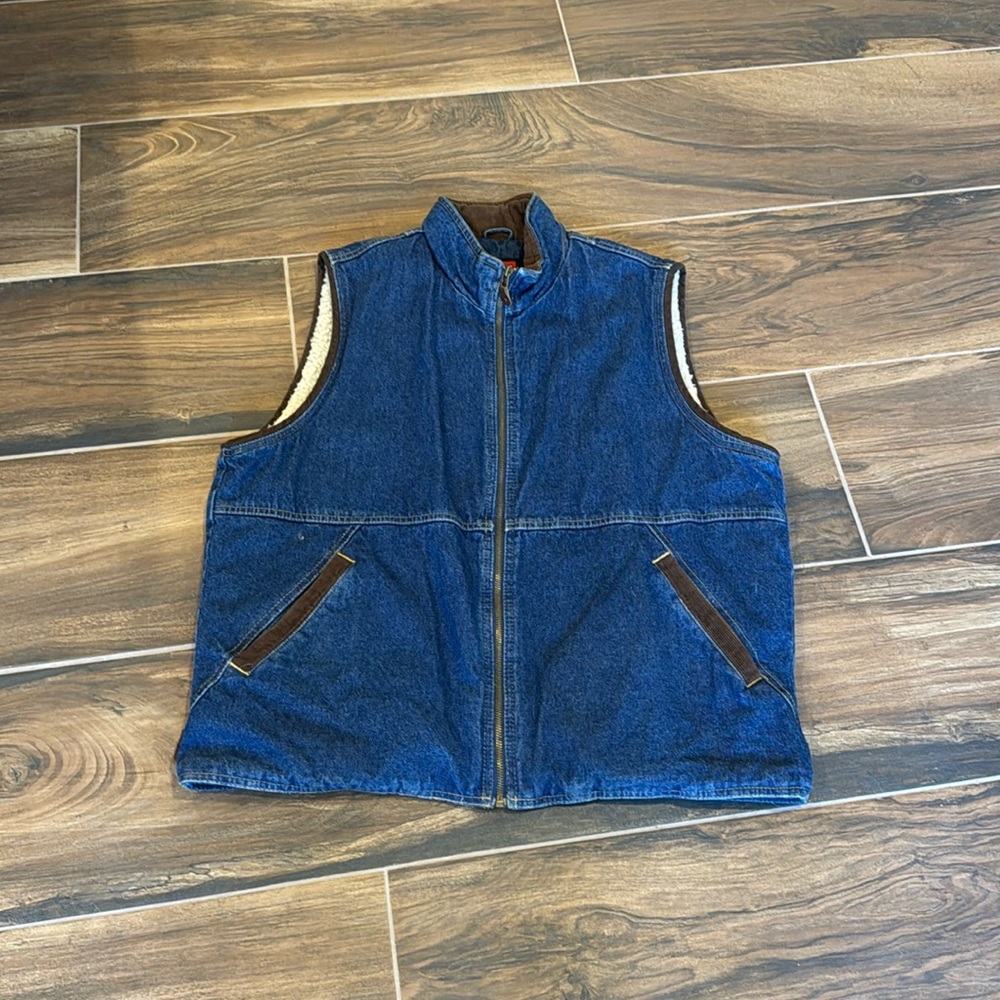 Wrangler 
Heavy duty vest, fuzzy inside